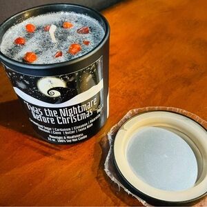 NEW "Twas the Nightmare Before Christmas" Scented
Candle With Crystal Accents